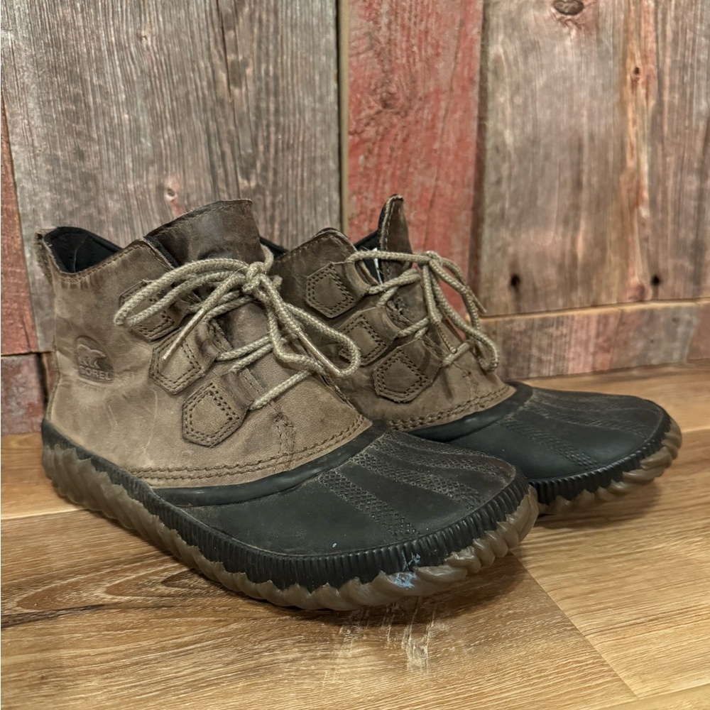 Sorel Out and About Women’s Size 7 Brown and Black Boots - Picture 3 of 8